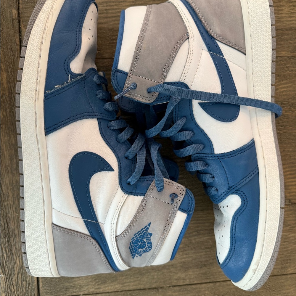 Nike Air Blue and White Sneakers - Picture 2 of 5